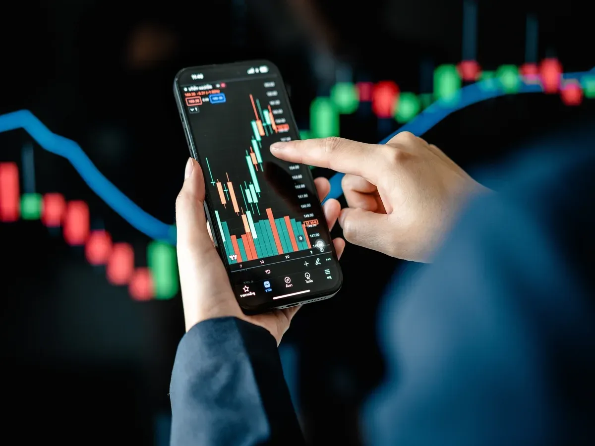 The broader market was trading in green in the early trade, with both the Nifty Midcap 100 and the Nifty Smallcap 100 rising 0.60% and 0.52%, respectively. Image: Shutterstock