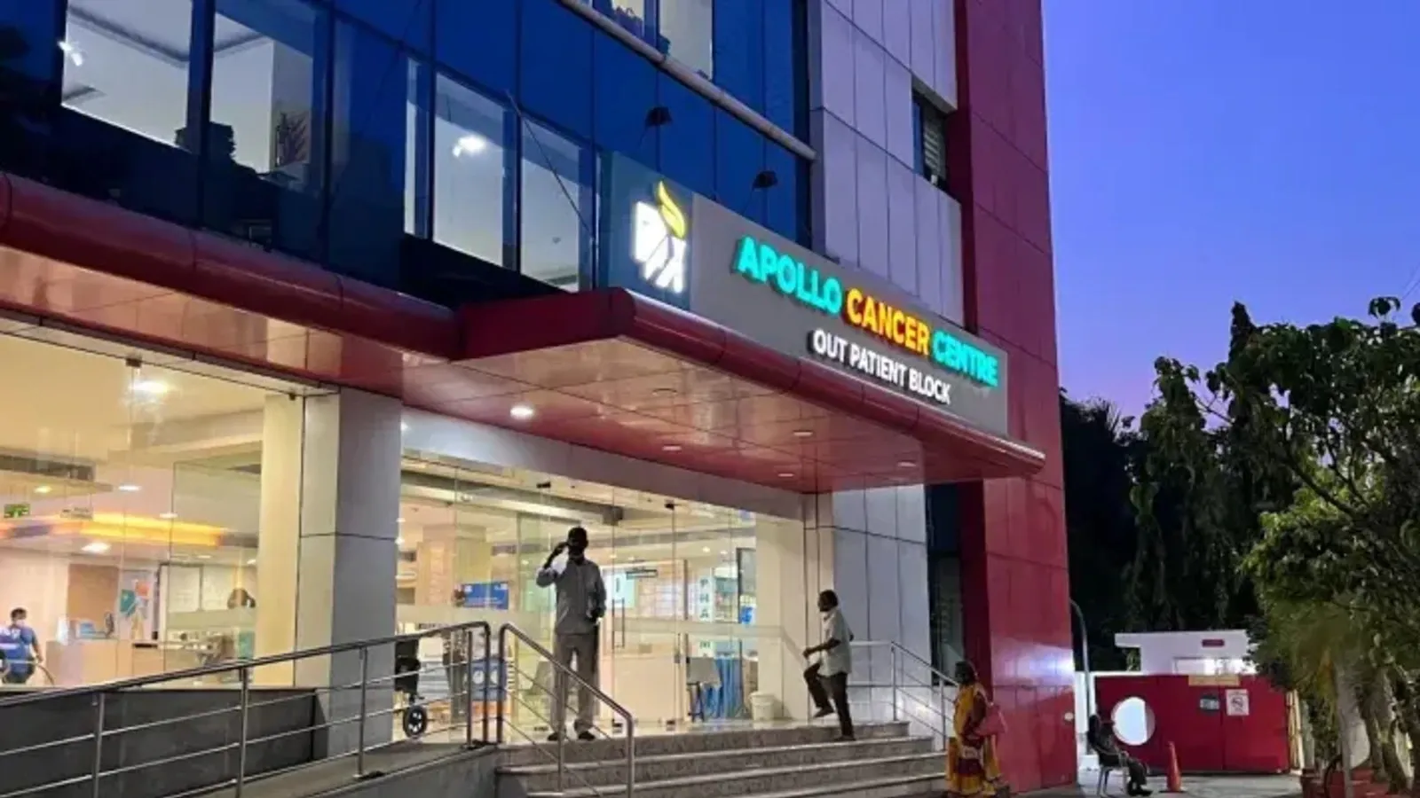 Apollo is the world’s largest integrated healthcare platform with over 10,300 beds across 76 hospitals, 7,100+ pharmacies, 300+ clinics, and 2,450+ diagnostic centres. | Image: apollohospitals.com