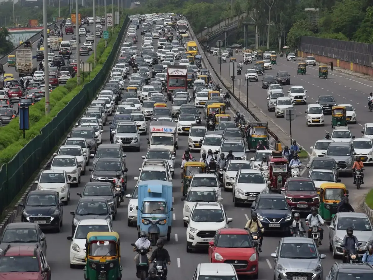 Retail sales of vehicles across categories in India in 2025 grew by 7.71% to 28,161,228 units as compared to 26,145,445 in 2024. Image: Shutterstock