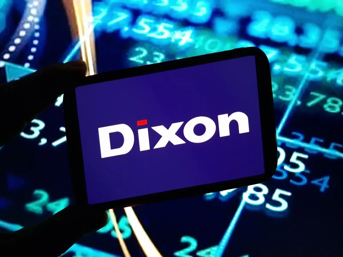 Dixon_stock_at_52-week_low