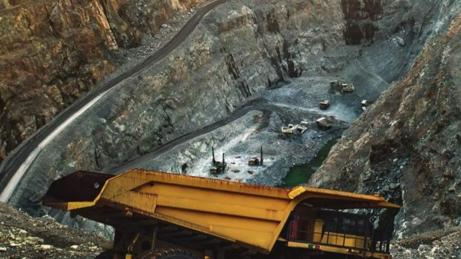 सोने का खनन