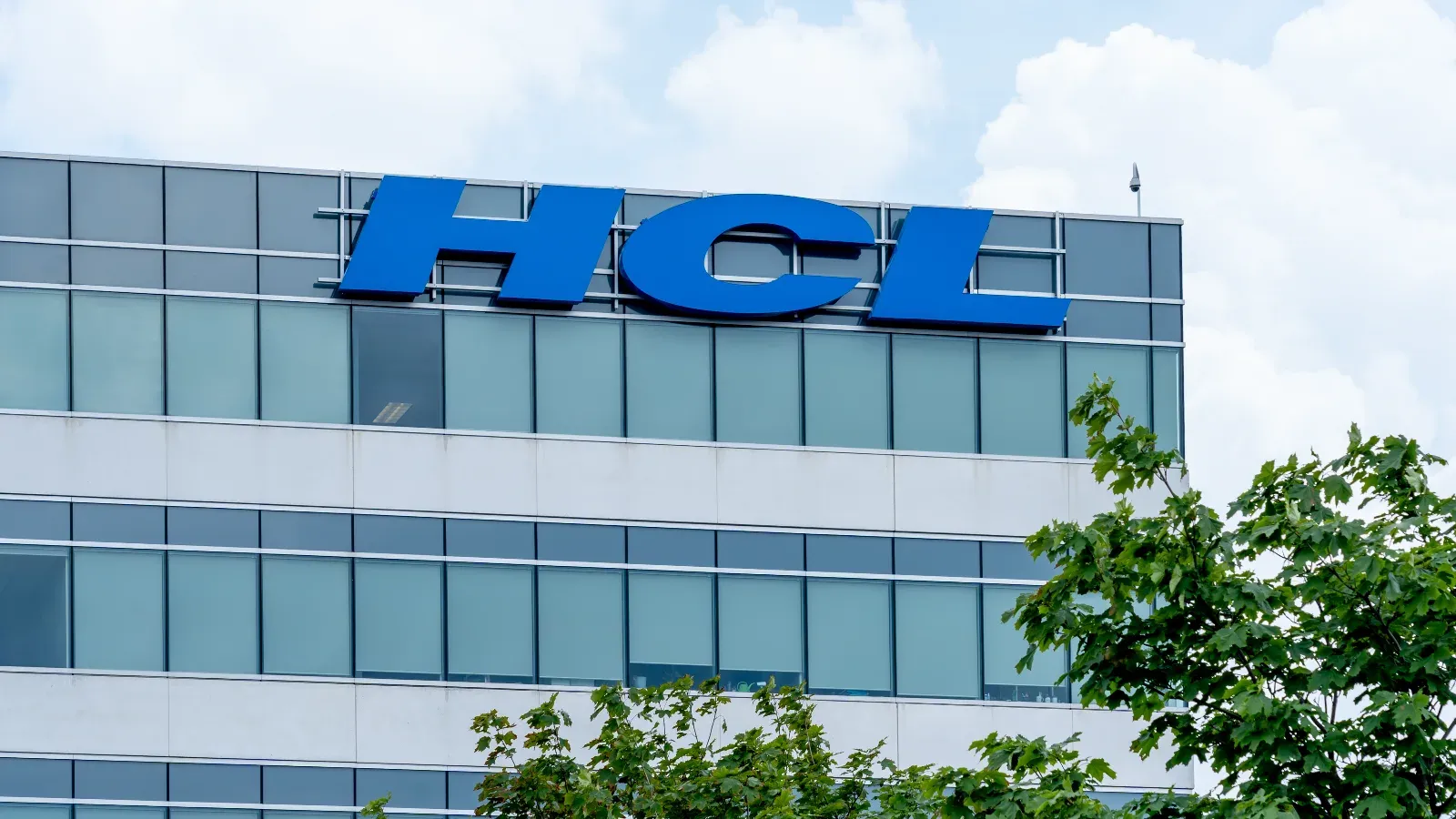 HCL Tech shares, April 22, 2026