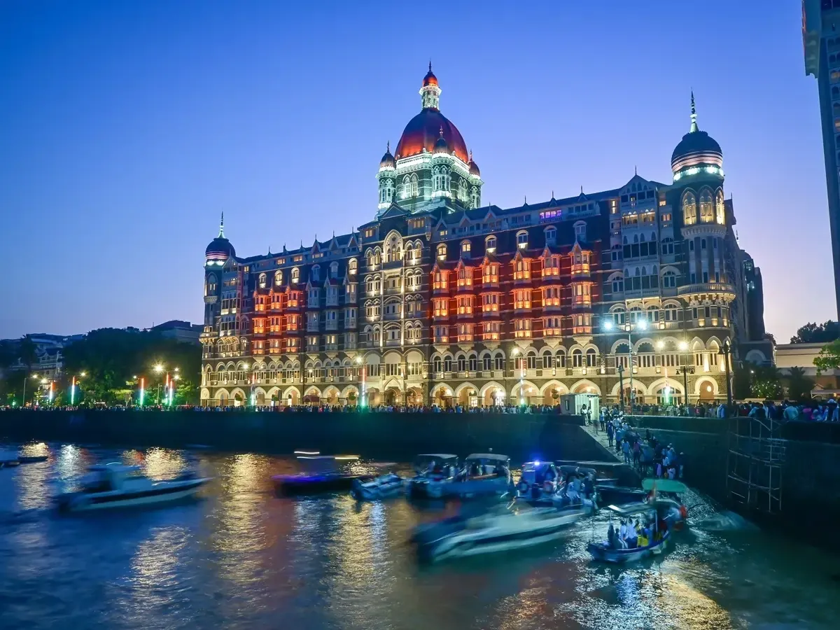 Hotel stocks, Nov 16