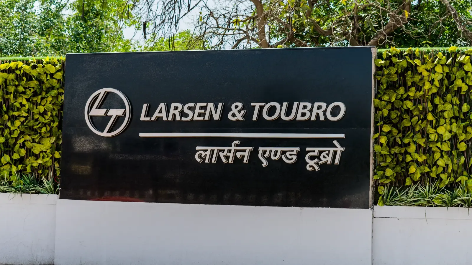 Larsen & Toubro shares, March 23