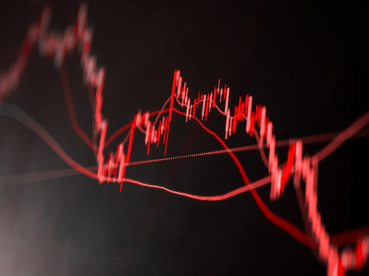 Mahindra & Mahindra, ITC, Bharti Airtel, Infosys, Bajaj Finance, Tata Consultancy Services and Tech Mahindra defied the downward trend