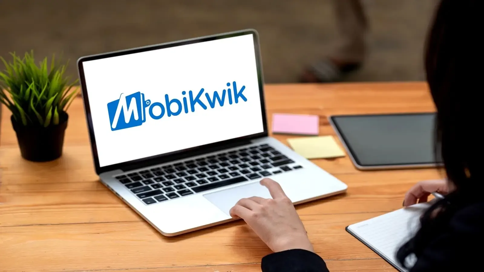Currently, MobiKwik supports a network of 4.9 million merchants through offerings like UPI QR, Soundbox and EDC machines. Image: Shutterstock