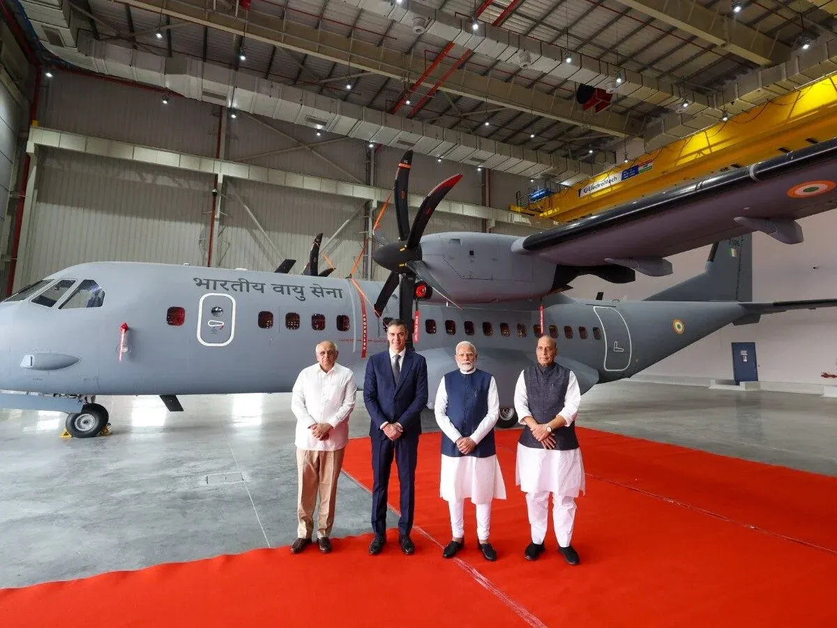 Prime Minister Narendra Modi with Defence Minister Rajnath Singh, Spanish PM Pedro Sanchez and Gujarat Chief Minister Bhupendra Patel.