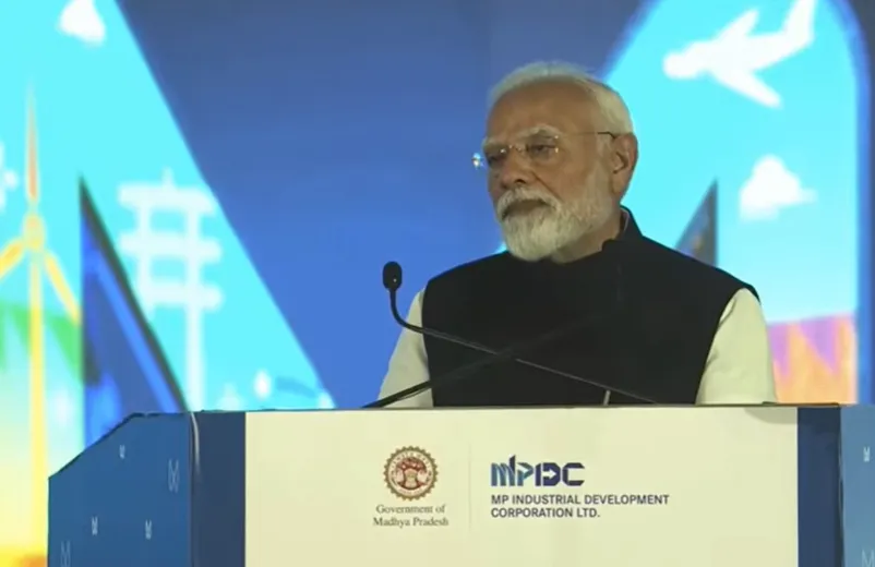 narendra-modi-at-mp-investors-summit.webp