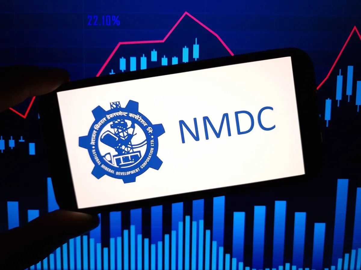 NMDC shares decline over 3% after company reduces iron ore prices