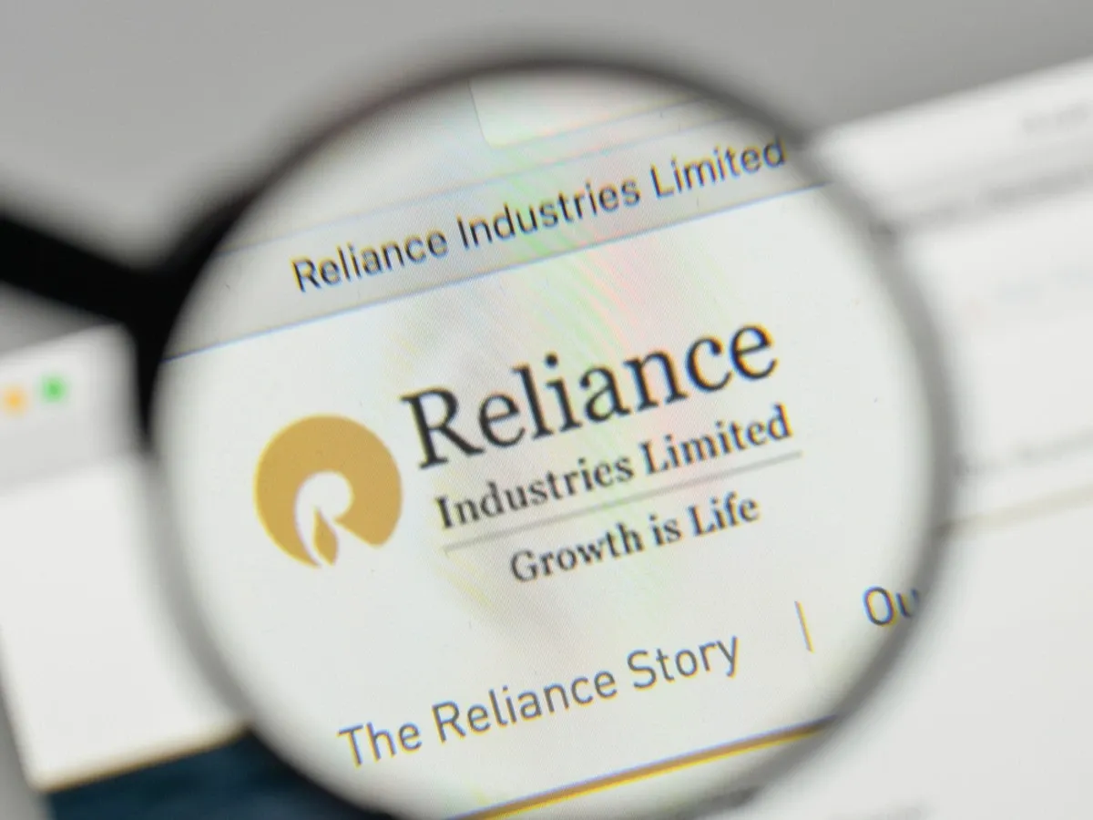 RIL share price, Dec 4
