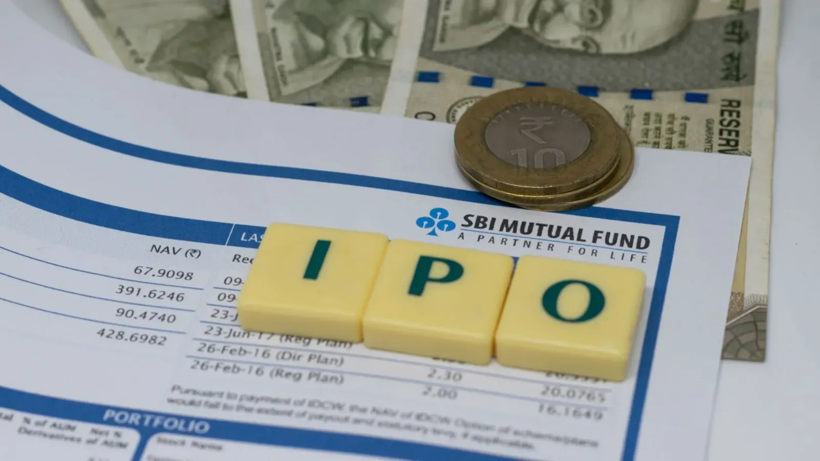 Shares of SBI Funds Management will be listed on NSE and BSE. | Image: Shutterstock
