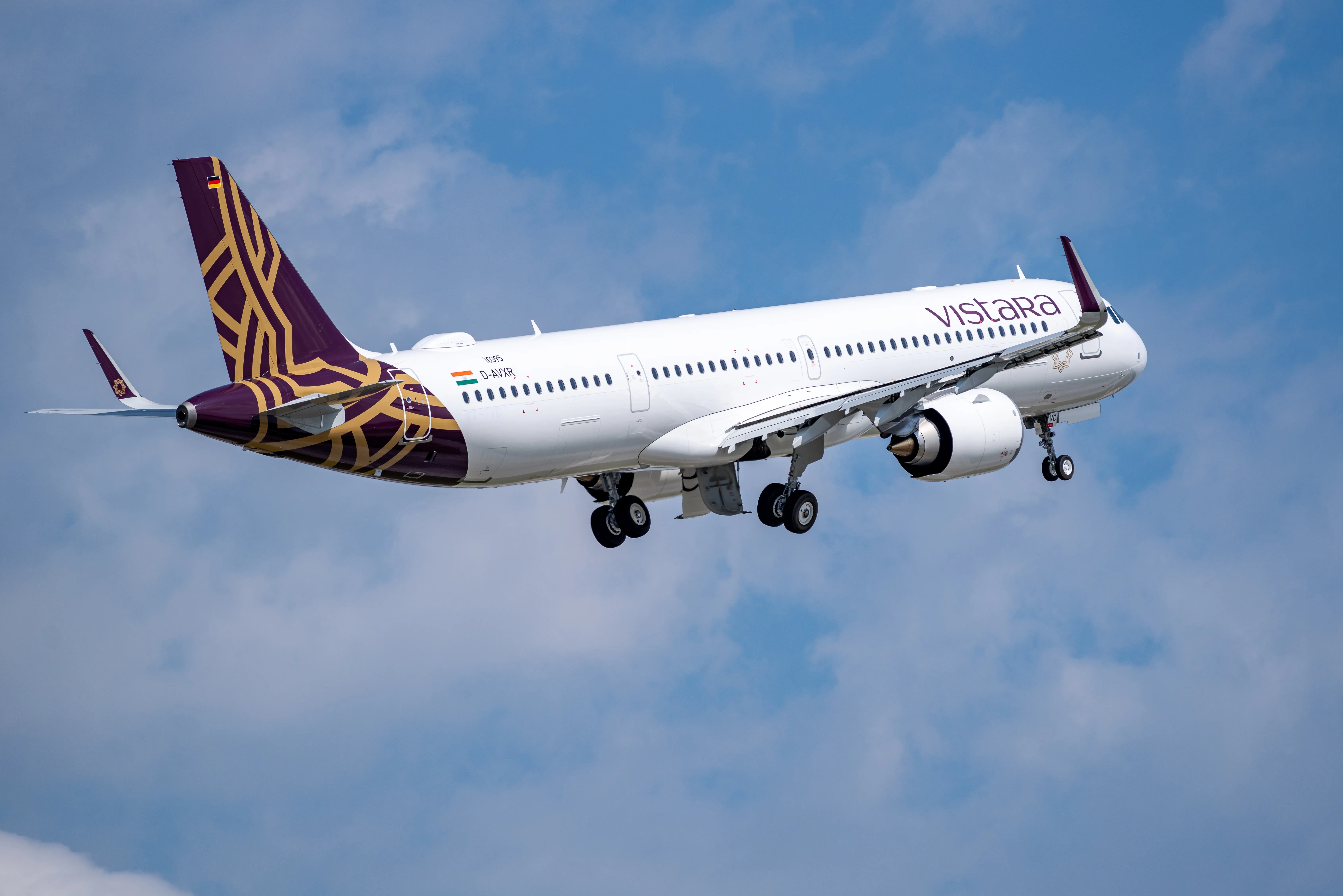 UK115 flight from Delhi to Singapore was the last flight of Vistara with the code 'UK' while UK986 from Mumbai to Delhi was the carrier's last domestic flight.