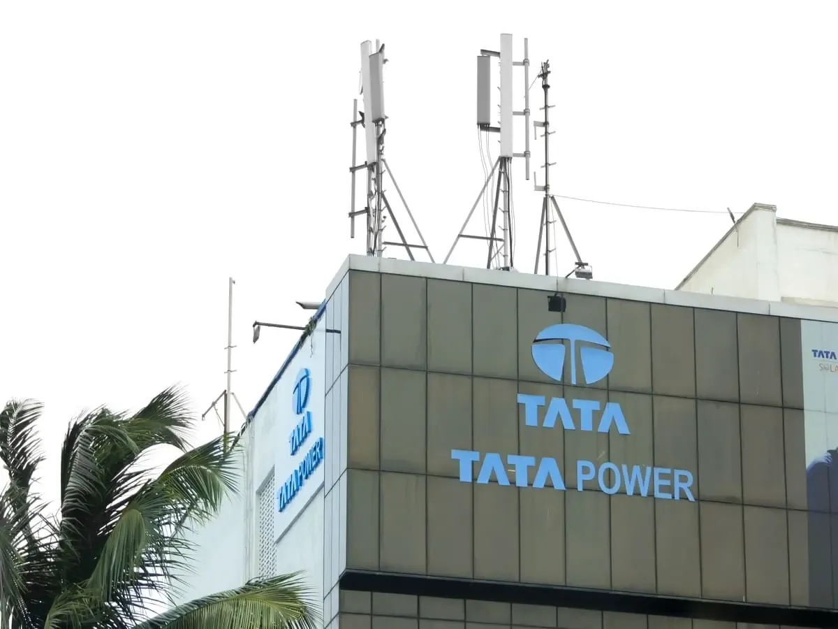 Tata Power’s transmission business posted a 41% year-on-year increase in PAT to ₹120 crore in Q2 FY26, while the distribution segment’s PAT grew 34% to ₹557 crore. Image: Shutterstock