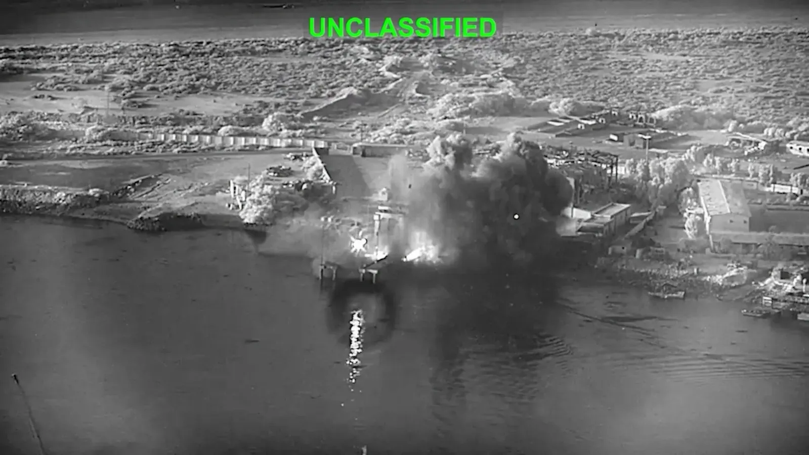 US strikes iran