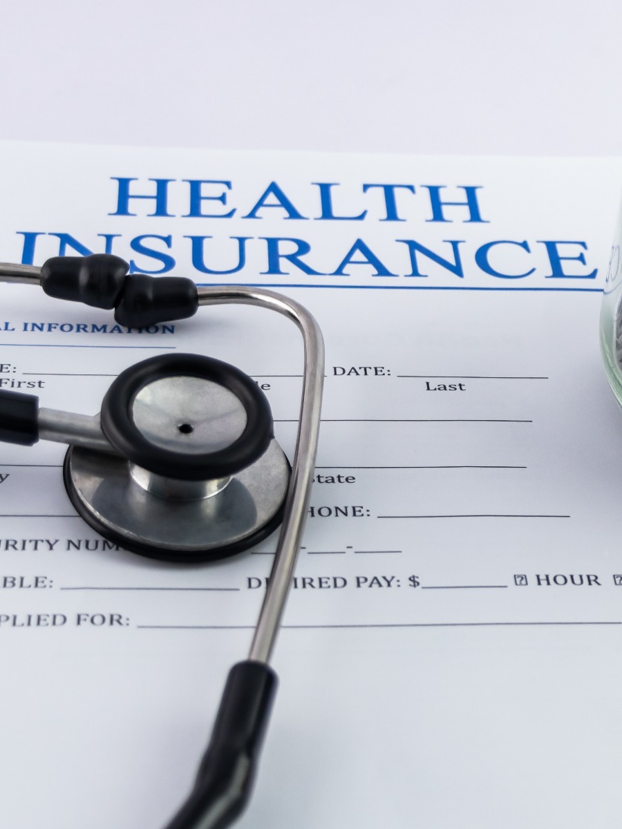 Health Insurance लेते समय भूलकर भी ना करें ये 5 गलतियां
